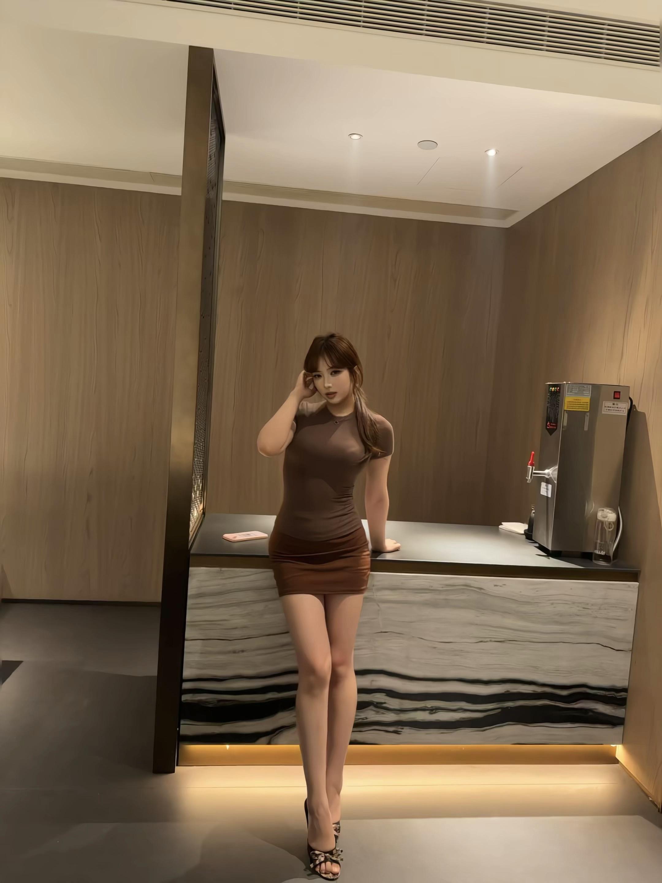 其实还是很想过六一的 但是低头看看 还是算了 小孩子可没有这样的身材