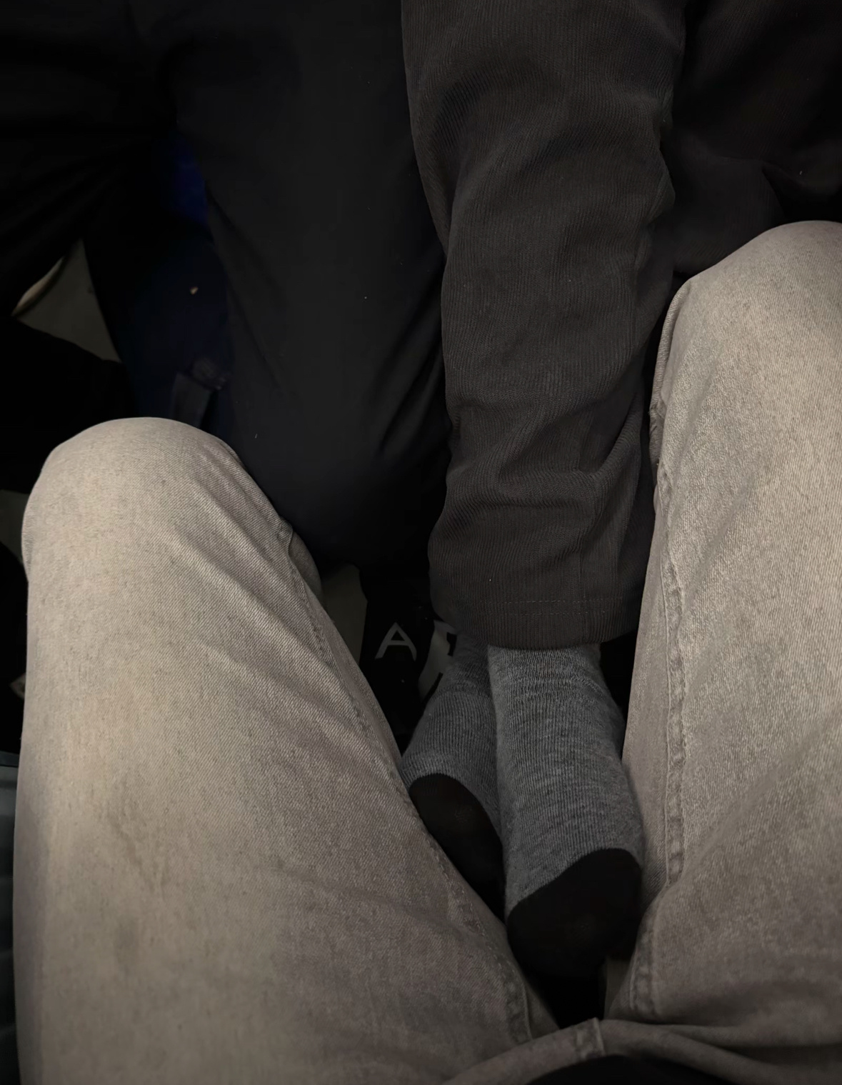 在火车上 对面把脚伸过来了怎么办 