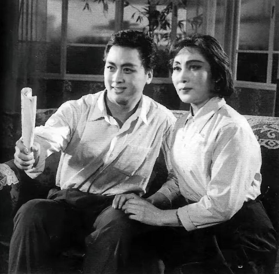 1978年，长春电影演员剧团排演话剧《于无声处》，这两位男女主角是谁呢？