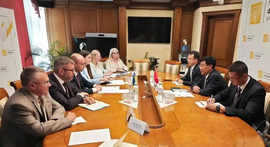 乌克兰国内的局势越来越离奇了。
 
据俄罗斯欧亚日报2026年9月8日报道，乌克