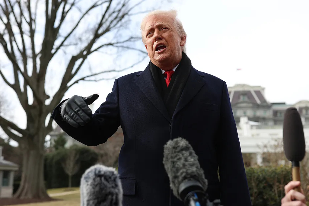 军事暂停键！ 【当地时间1月16日，美国总统唐纳德·特朗普在白宫表示，他“说服了