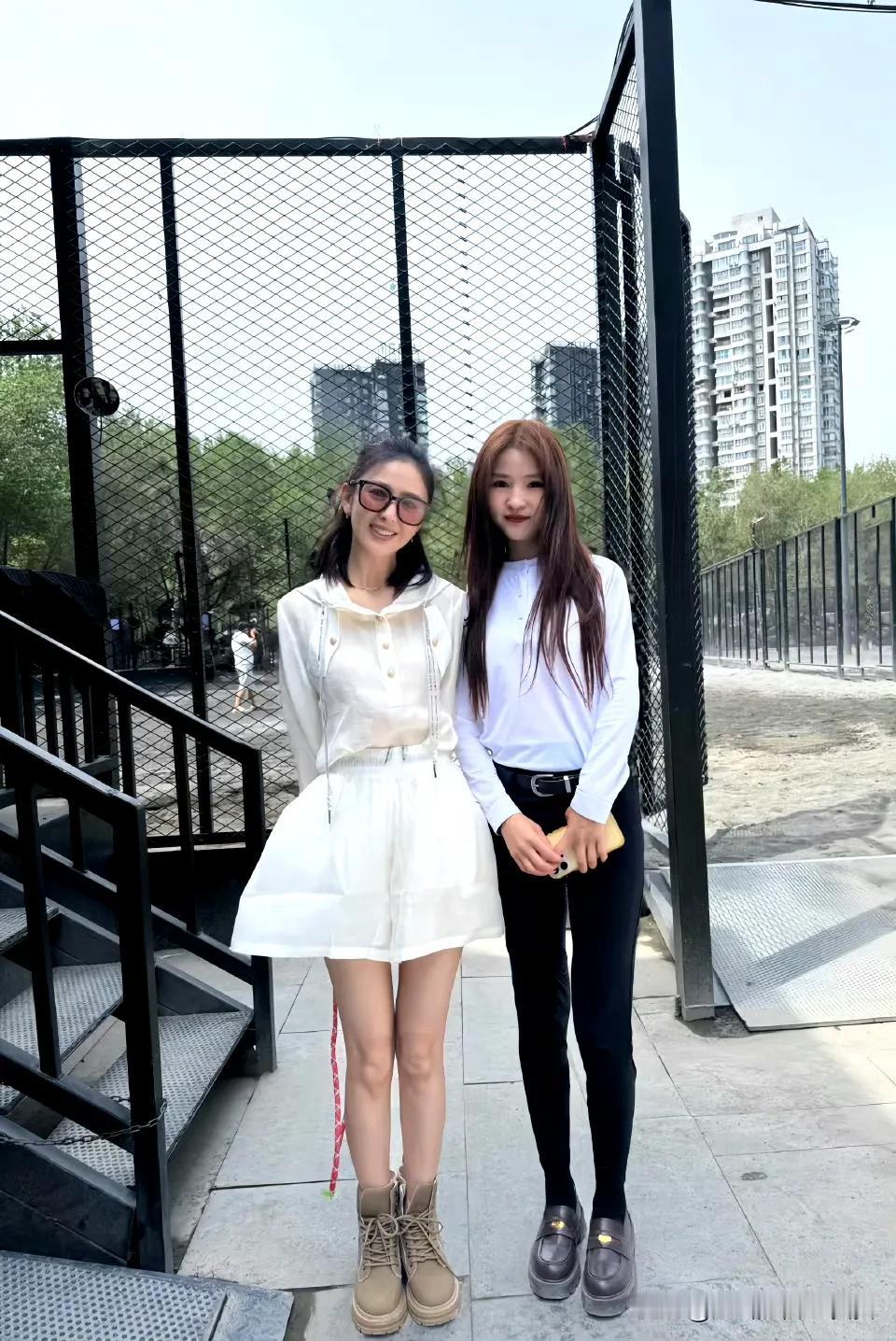 说实话，佟丽娅和陈思诚离婚真是离对了！

状态越来越棒，事业也越来越棒了。

刚