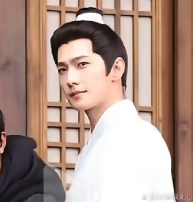 杨洋虽迟但到，娱记昨天说了一堆艺人的情感动向，今天轮到杨洋了！有网友问娱记，杨洋