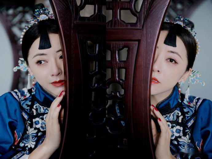 #黄小蕾晋商少奶奶造型#黄小蕾的状态和造型都堪称完美，晋商少奶奶的优雅大气，让人