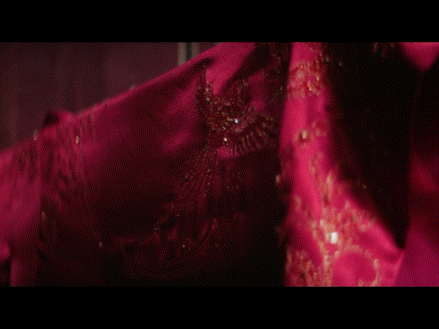 月鳞绮纪里的曾舜晞眉眼清冷自带疏离悲悯，完美演绎佛子气质，打戏行云流水力道十足，