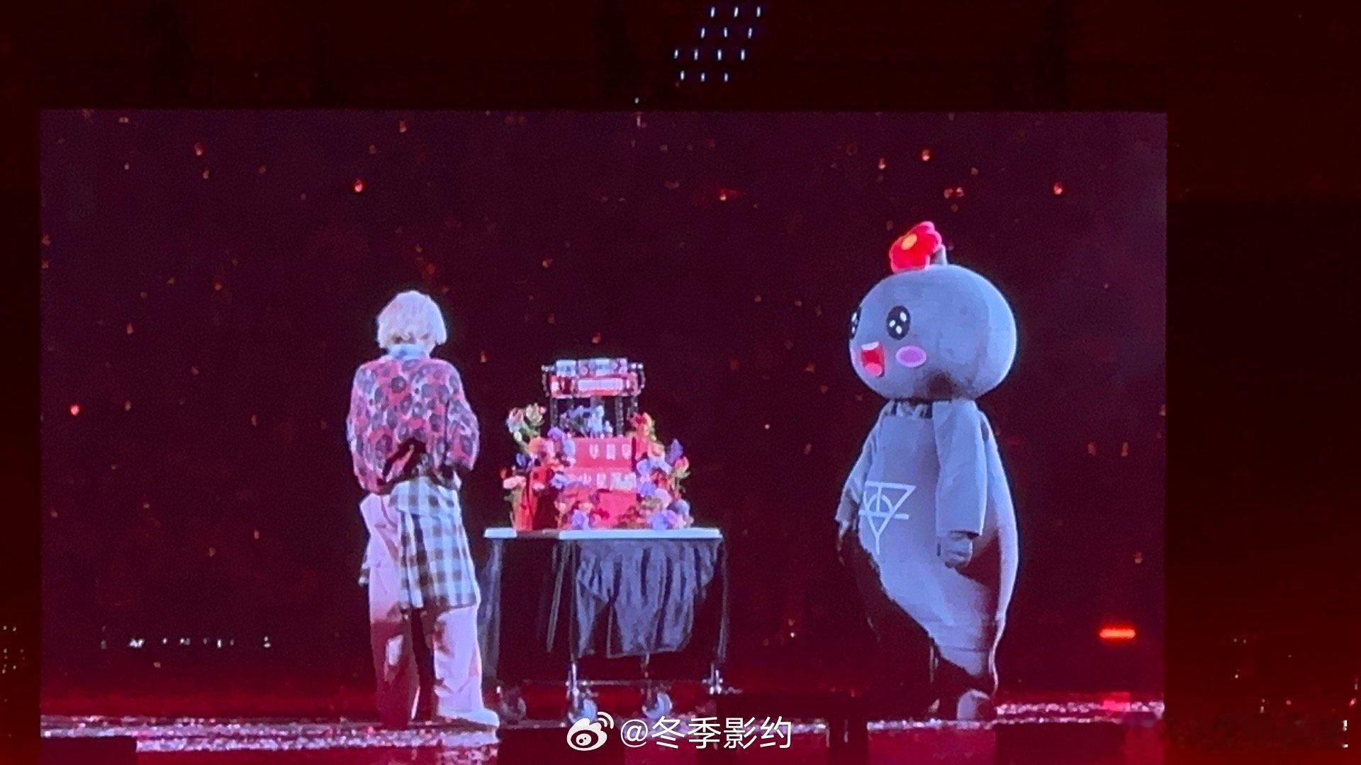 华晨宇生日场 每年的生日场都像一次能量的充电。在他的歌声里收获感动与力量，然后带