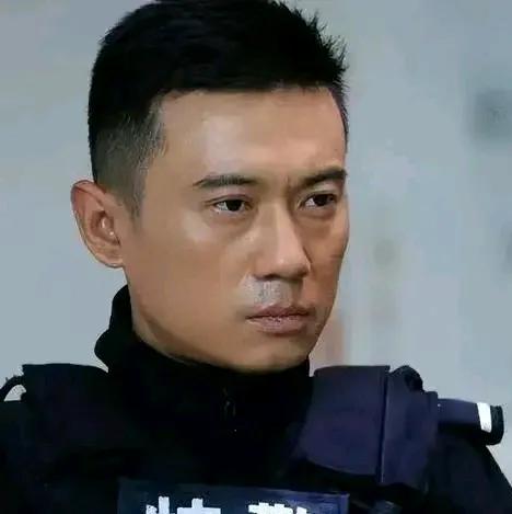 让你一眼就喜欢上的男人，在中国有很多长得很帅很酷的男演员。他们们演技也很厉害，经