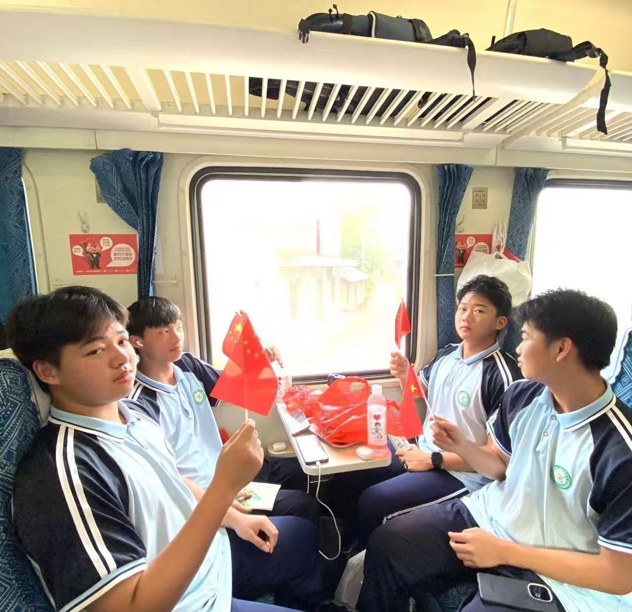 当父母的都希望孩子平安，健康，懂事有出息，我也不例外，虽然离婚孩子没跟着我，但是