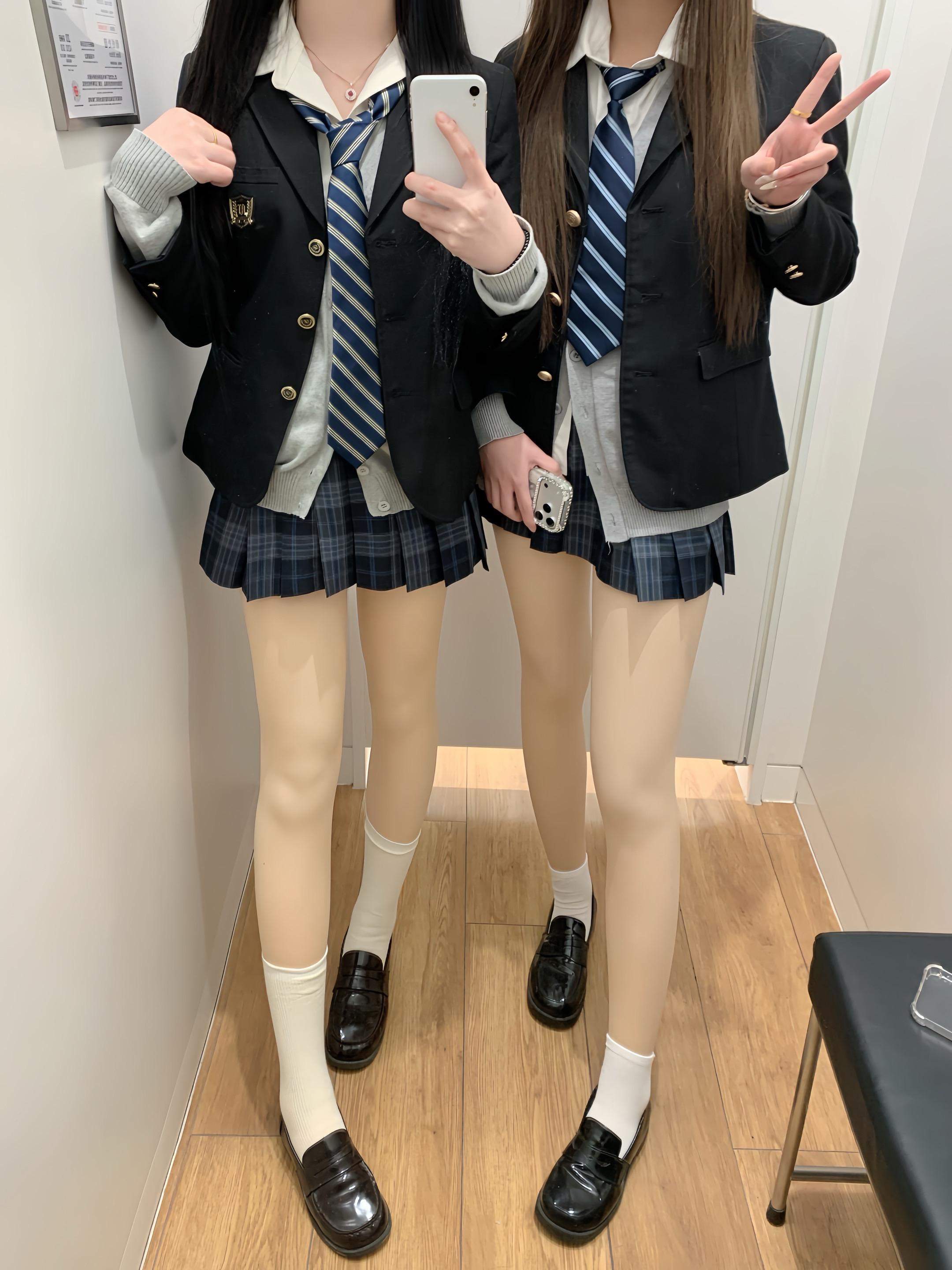 我那麼對你百般上心 為何你卻對我如此輕視