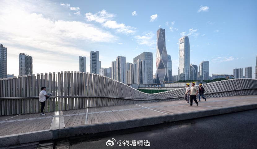 由奥地利 Jadric Architektur ZT GmbH 设计的奔竞大道（