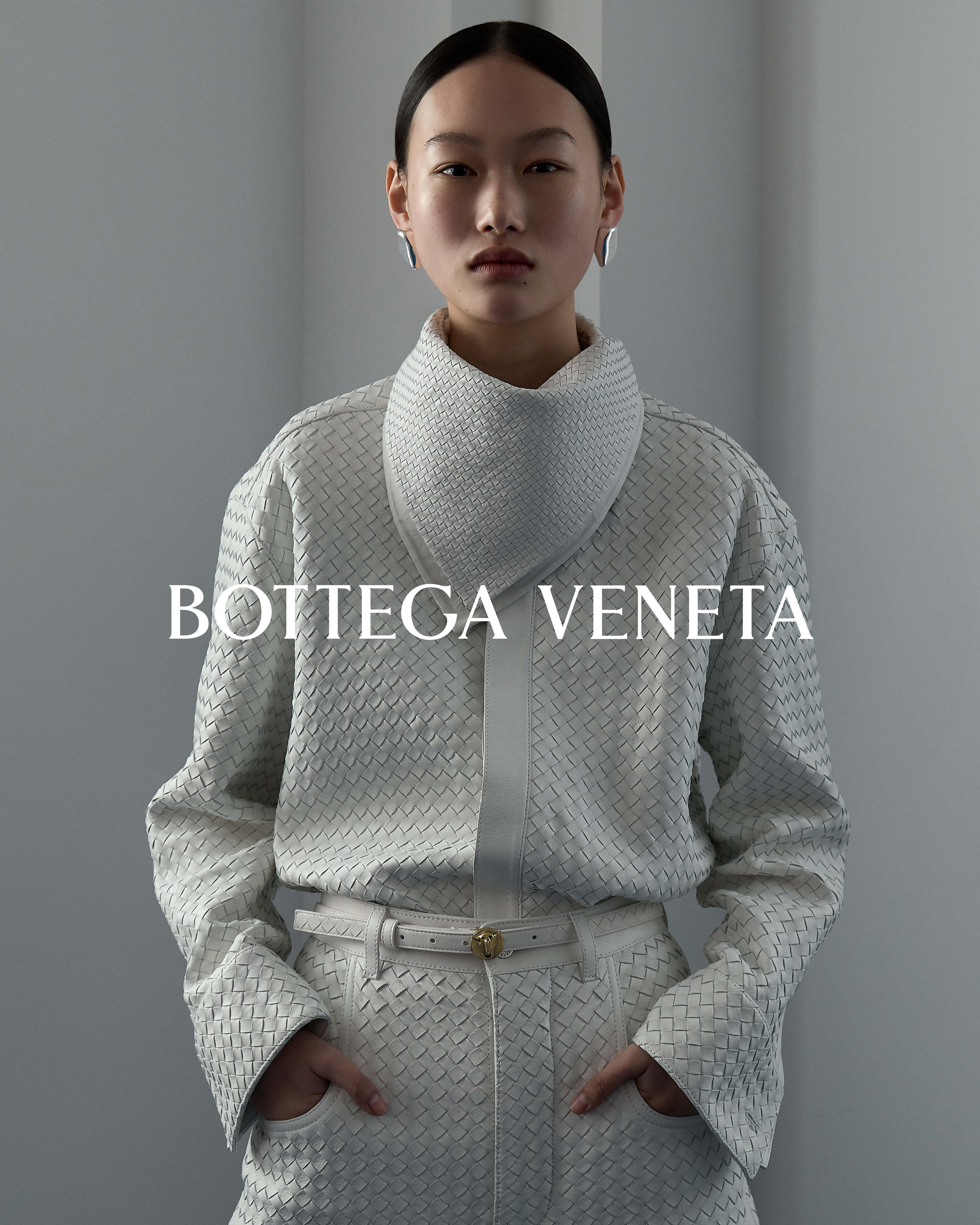 Bottega Veneta “与你的一天”：爱意藏在日常里没有刻意的节日场面，