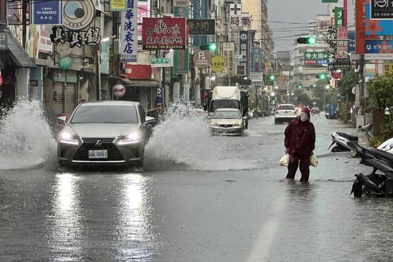 台北6月创129年来最多雨纪录　下半年邻近台湾台风数3到5个

梅花新闻网 简立