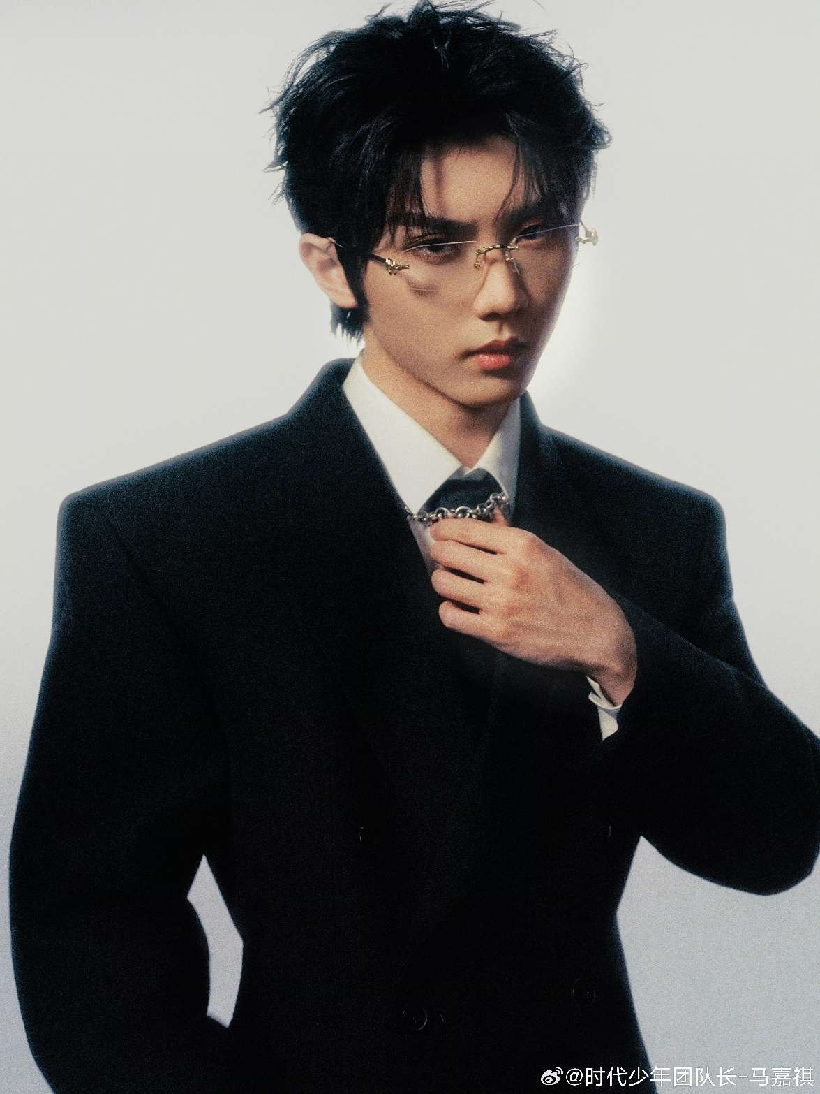 投 马嘉祺今天营业上身balenciaga 22fw by:Demna是的你没听
