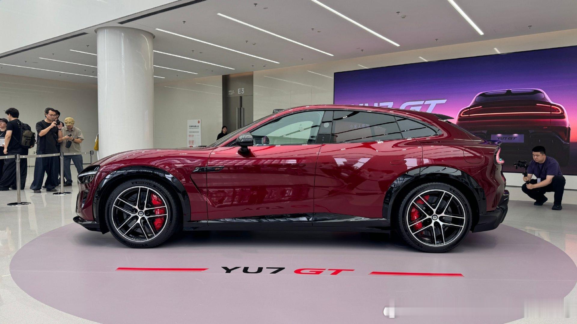 确实看上去得贵那么一点小米YU7GT小米提醒YU7GT非硬派越野车 北京