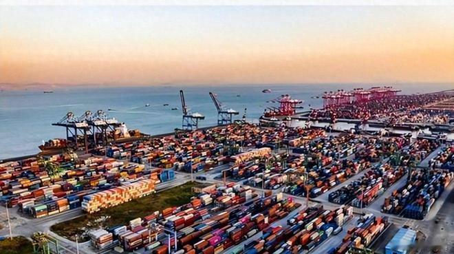 中俄贸易五年首降！中国不再“扫货”，俄罗斯资源牌彻底不香了
 
中国海关总署最新