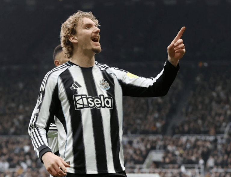 纽卡2-0切尔西半场数据：射门7-4，射正5-0，良机5-0