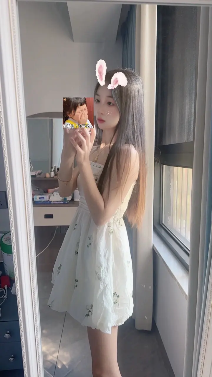 留长头发的原因就是为了遮背和手臂上的赘肉🥲，到底要多瘦才能没有赘肉...