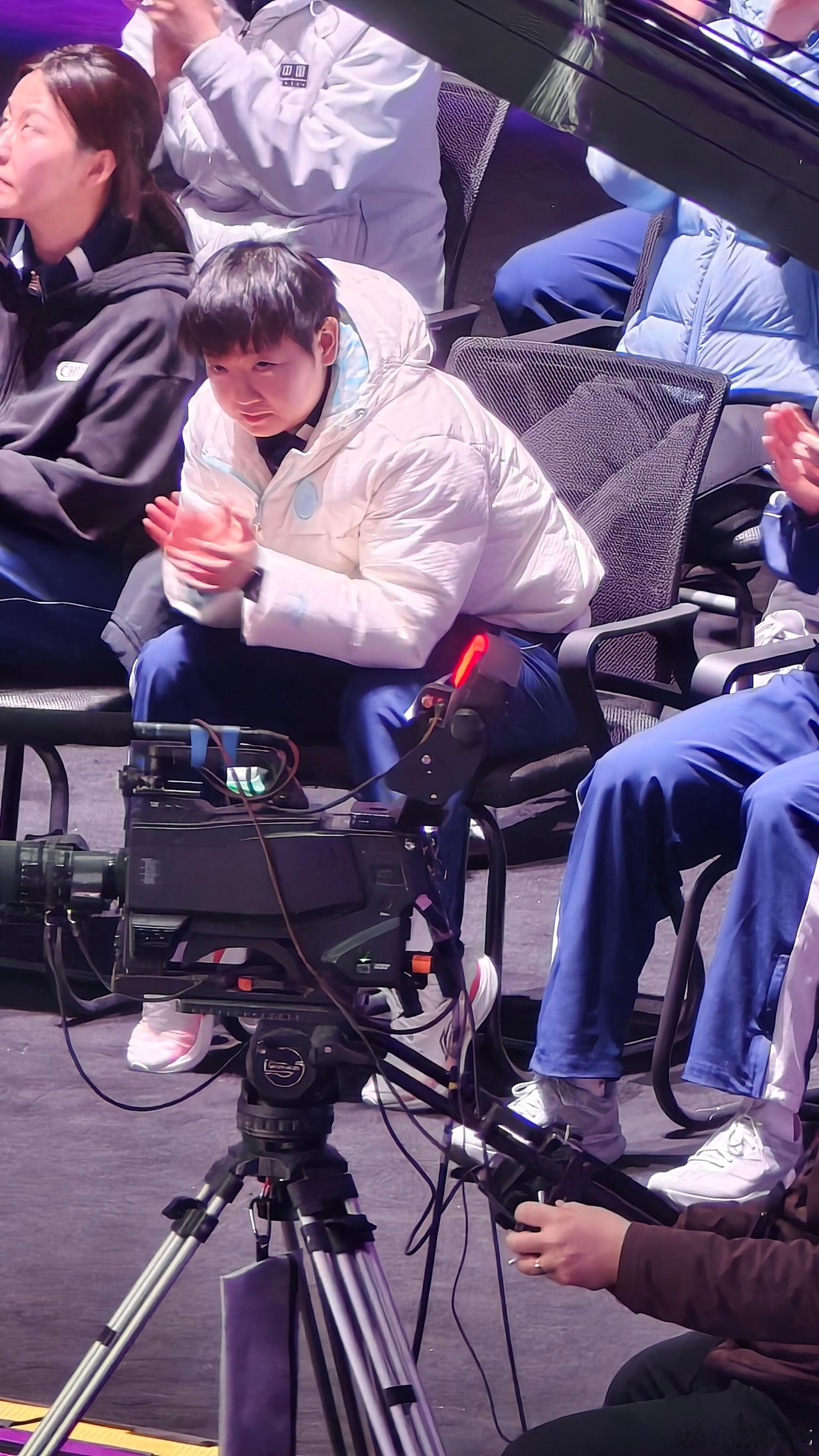 诺贝尔一直讲·莎聊完隔壁聊后面，很鲜活的小莎啊 