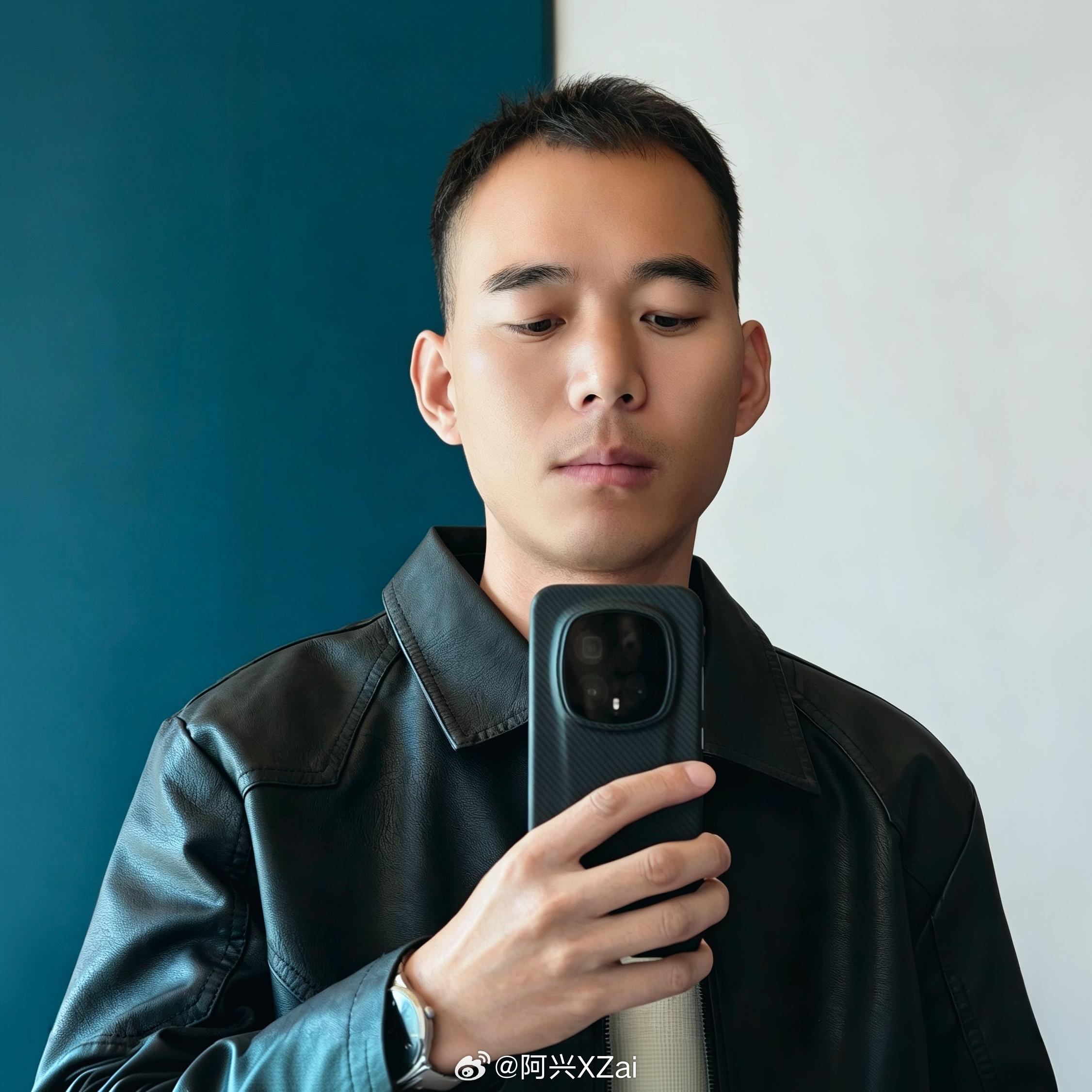 这个头像我很满意，打算最近几年都不换了。我就是我想要的简约的高级感。 ​​​