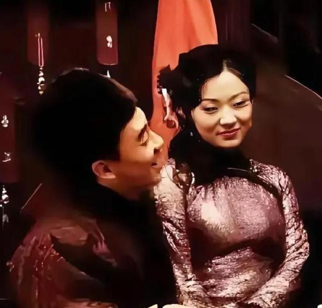 古代小妾除了满足丈夫的生理需求和生孩子以外，还有另一个变态的作用，是后来有人无意