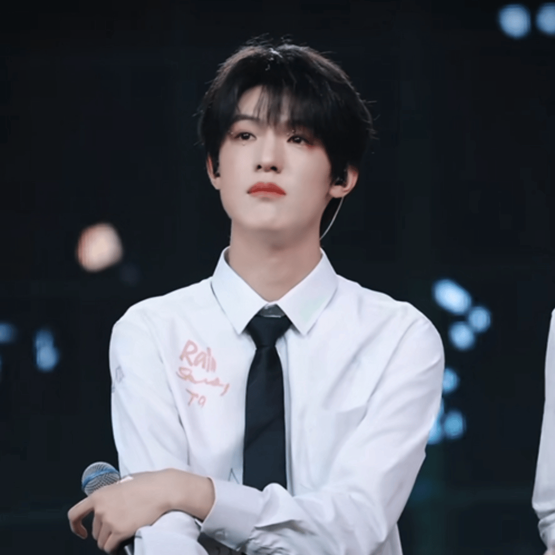 不哭的这么漂亮的男人不许哭 ​​​