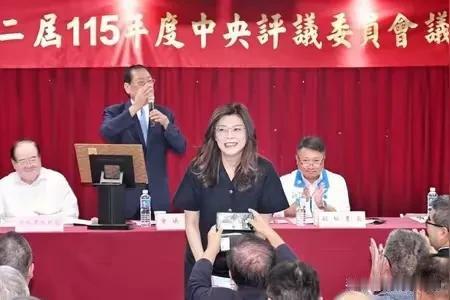 国民党全代会有党员提案恢复国统纲领，而在隔天召开的中央评议委员会会议上，中评委韦