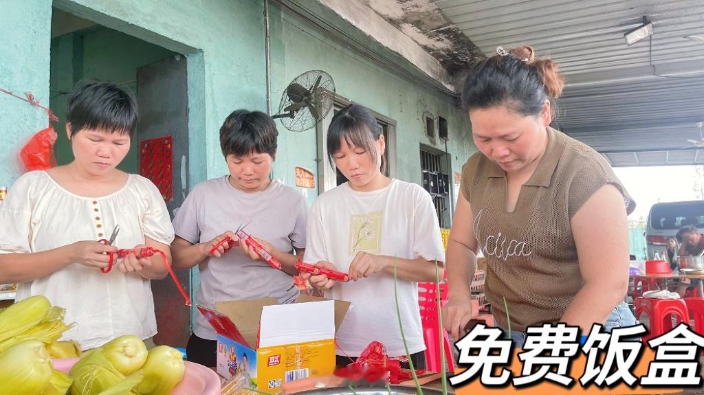 #英雄主义无关性别#英雄主义，这个词往往让人联想到英勇无畏的战士形象，但很少有人