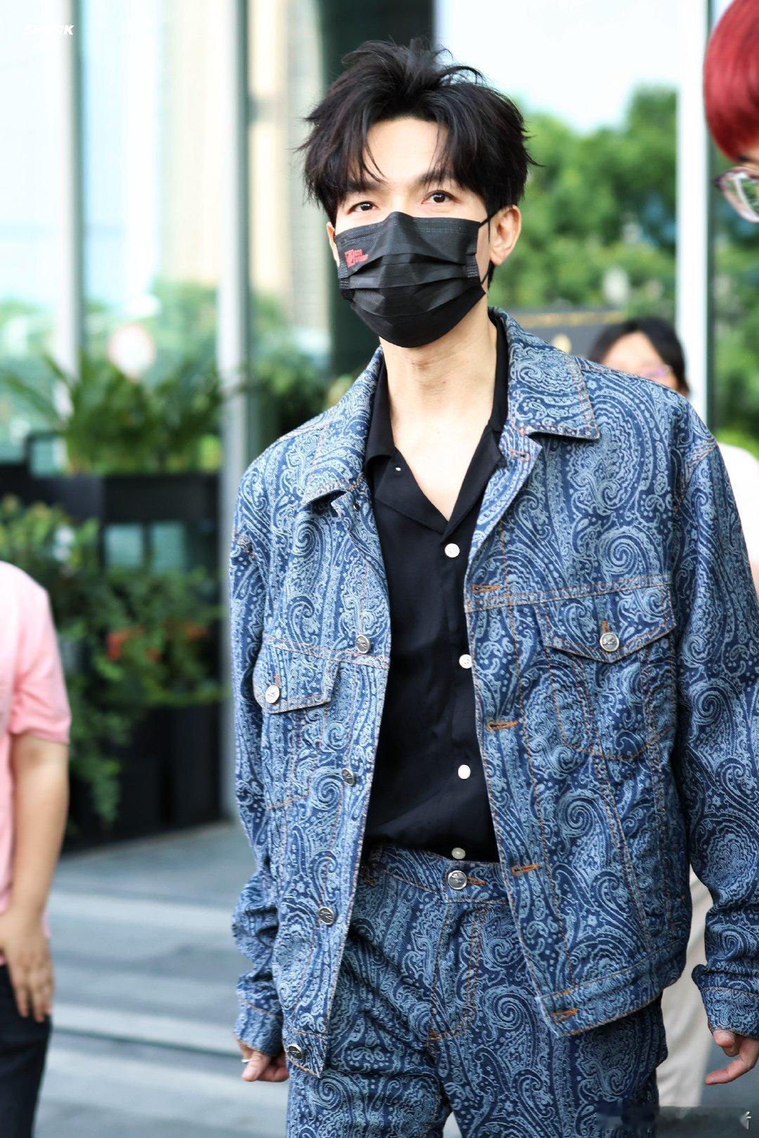 陈楚生歌手第七期彩排路透陈楚生牛仔套装穿搭今日份生哥好帅！彩排加油～ ​​​