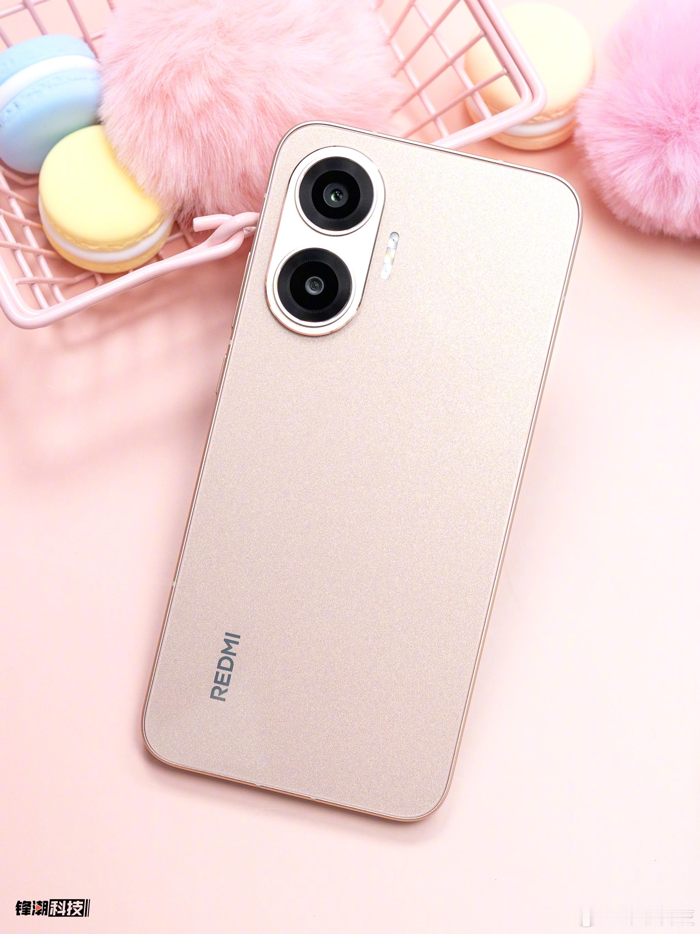 REDMI的审美，在线！REDMI Turbo 4 Pro全新配色「粉金」。这个