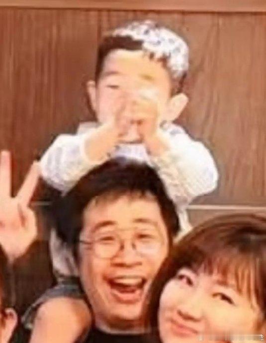 任家萱2岁儿子正脸照家人们，最近网上时不时就会传出一些有关任家萱 2 岁儿子正脸