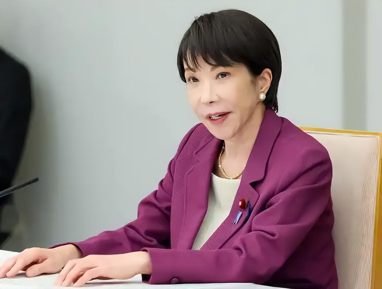 11小时极限巡航！俄军核轰炸机贴身抵近日本，全程不越界却拿捏日方命脉。

202