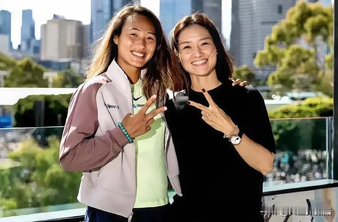 澳网女单决赛郑钦文向六大纪录发起冲击：

1、职业生涯首次夺得澳网冠军及首座大满