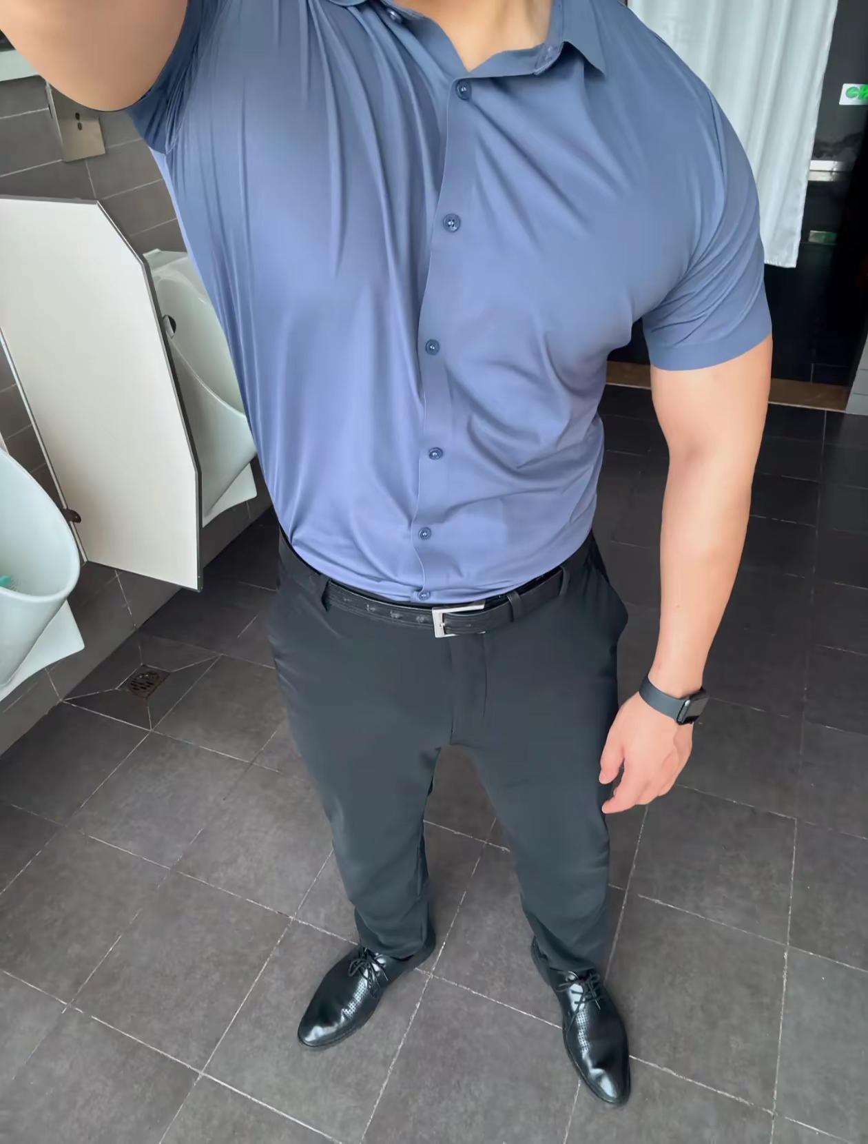 这样的身材谁抵得住。正装衬衫 健身先会穿搭 健身穿搭