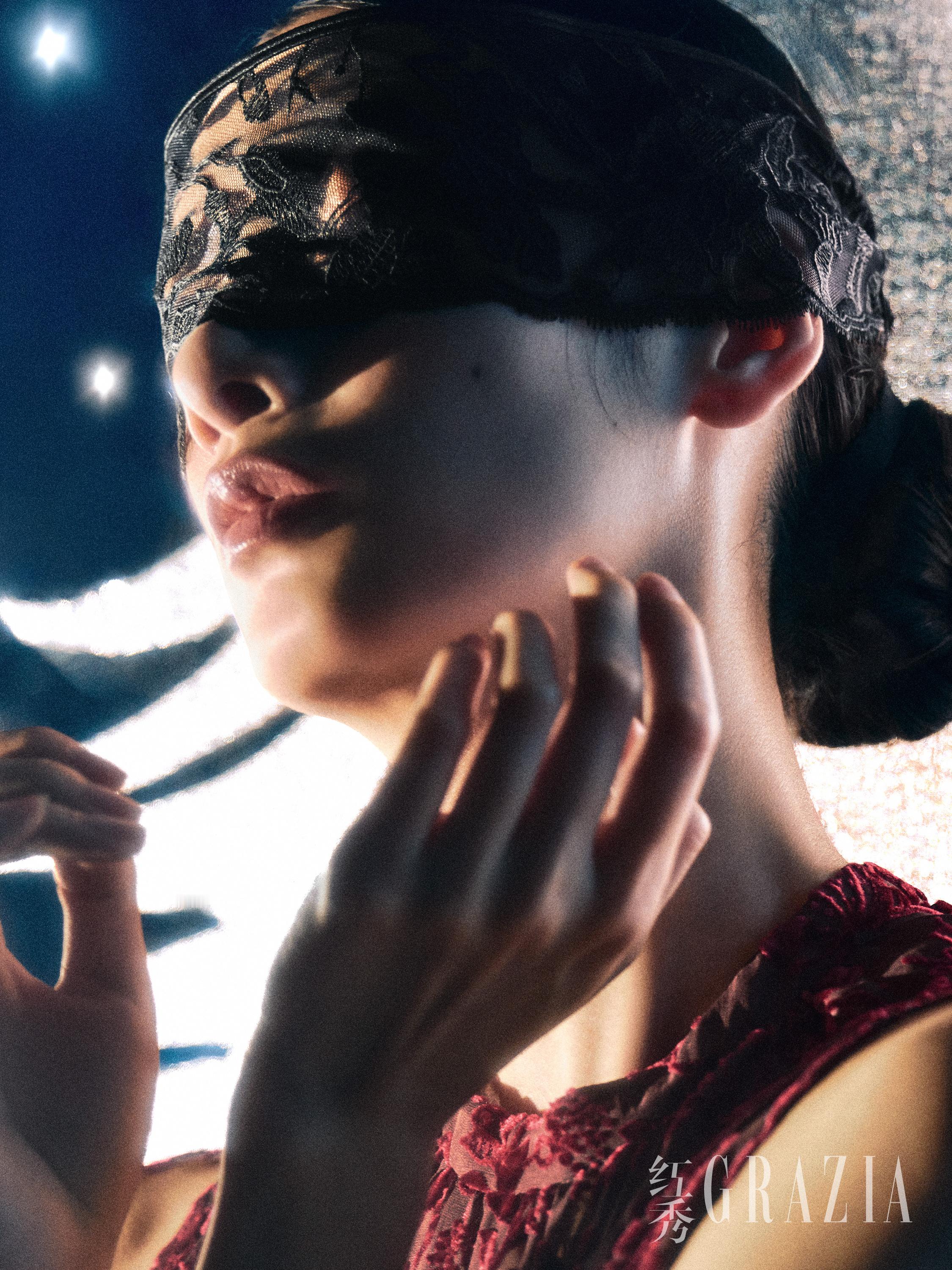 项偞婧红秀封面项偞婧红秀梦幻嘉年华封面项偞婧身着Dior 2026早春系列登封，