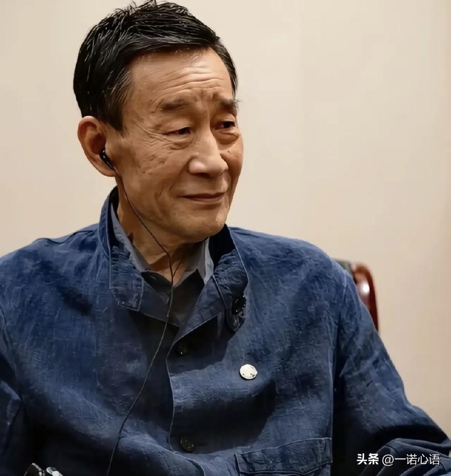 李雪健已经完全失聪了，但，听说还在顽强的接戏。
我觉得真的没必要那么拼命，演不动
