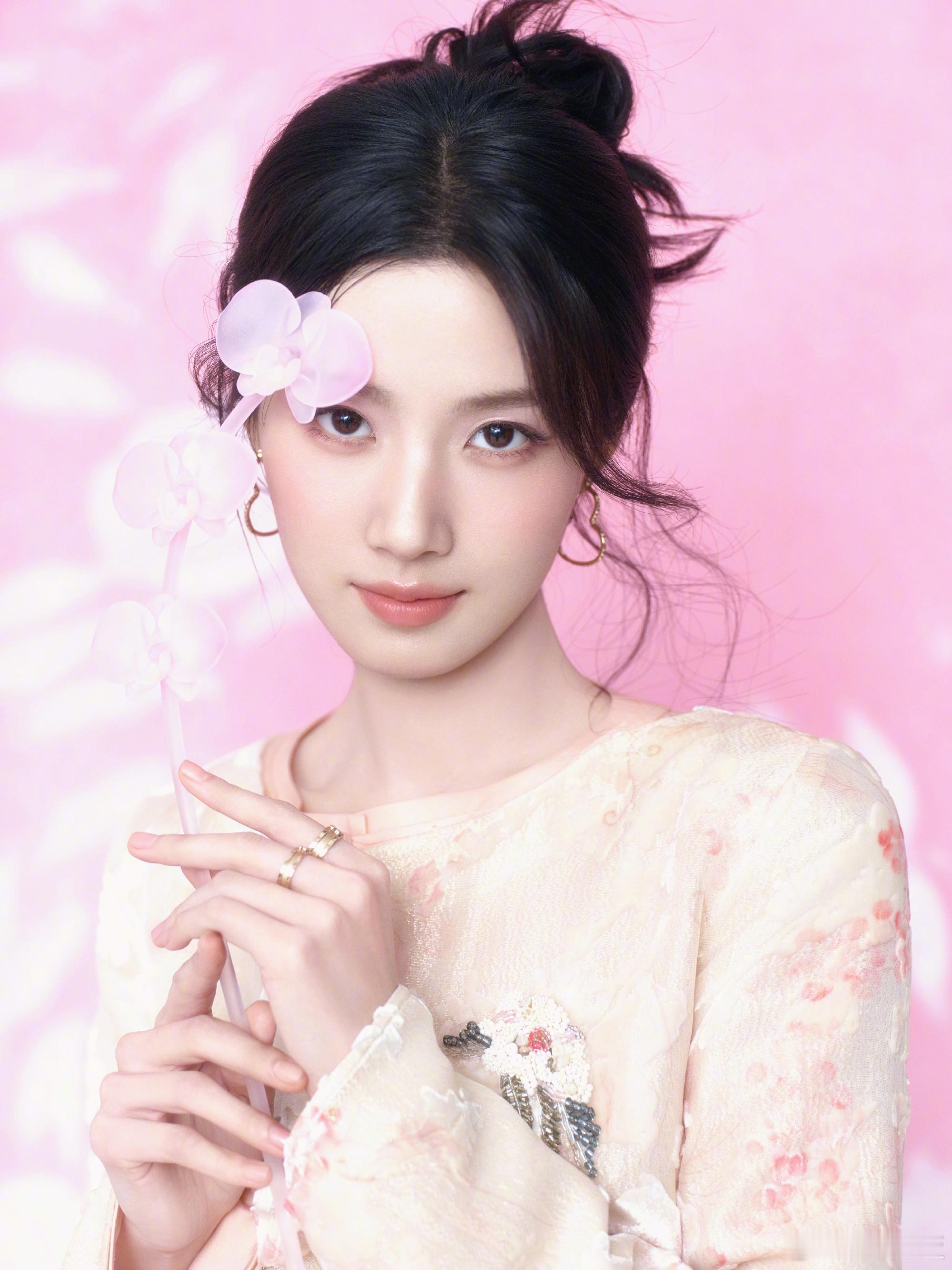 卢昱晓红包卢昱晓自己画的红包封面 太用心啦！自己亲自画红包封面给大家送福利，真是