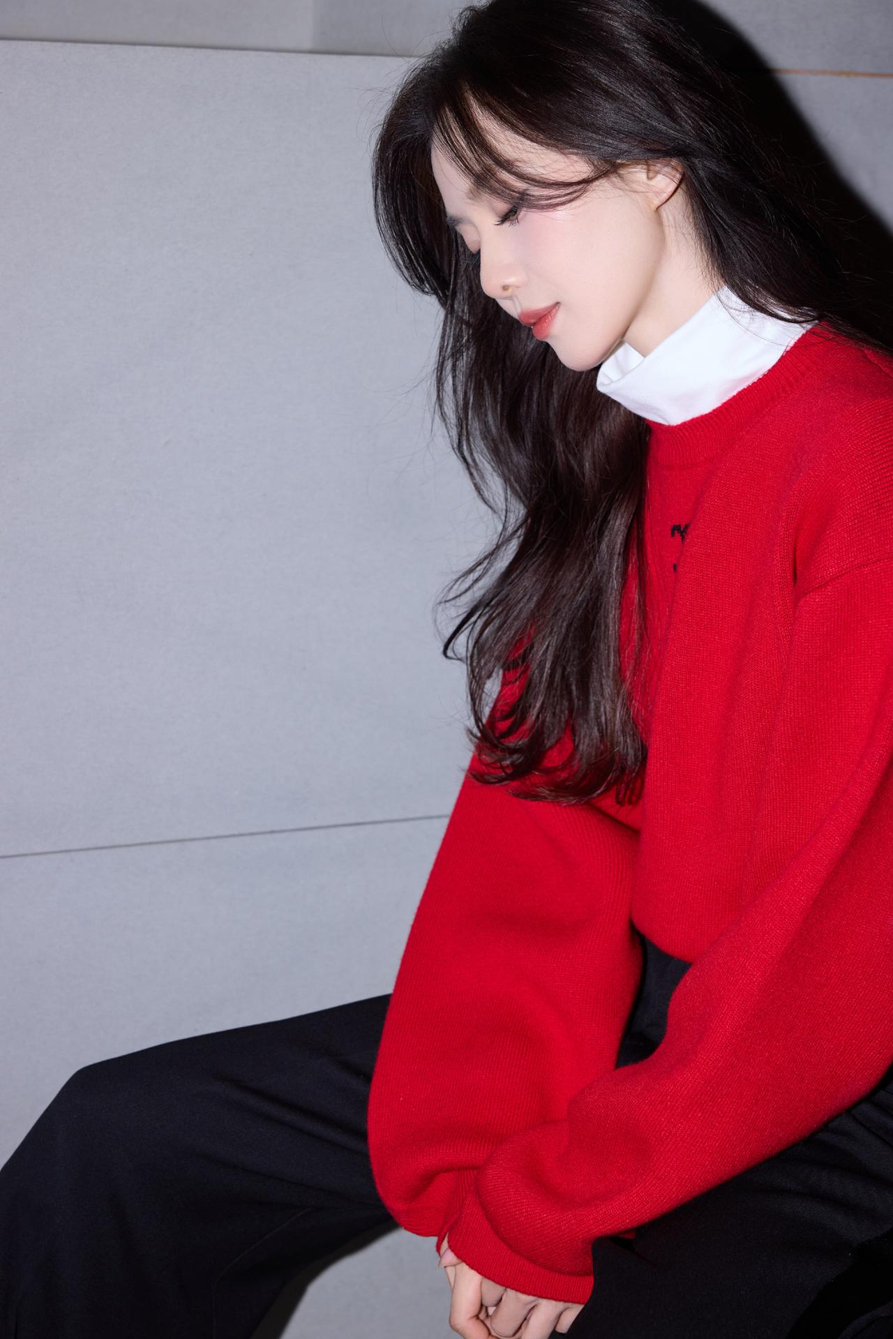 的美有种不争不抢的淡然，这么多年虽然演技会遭人诟病，但地位还是不可动摇的！