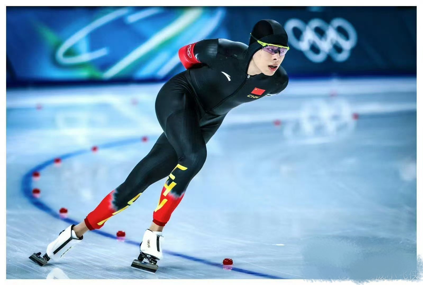 刘瀚彬拼完14600米再战一千五刚拼完14600米，转身又站上1500米赛场，刘