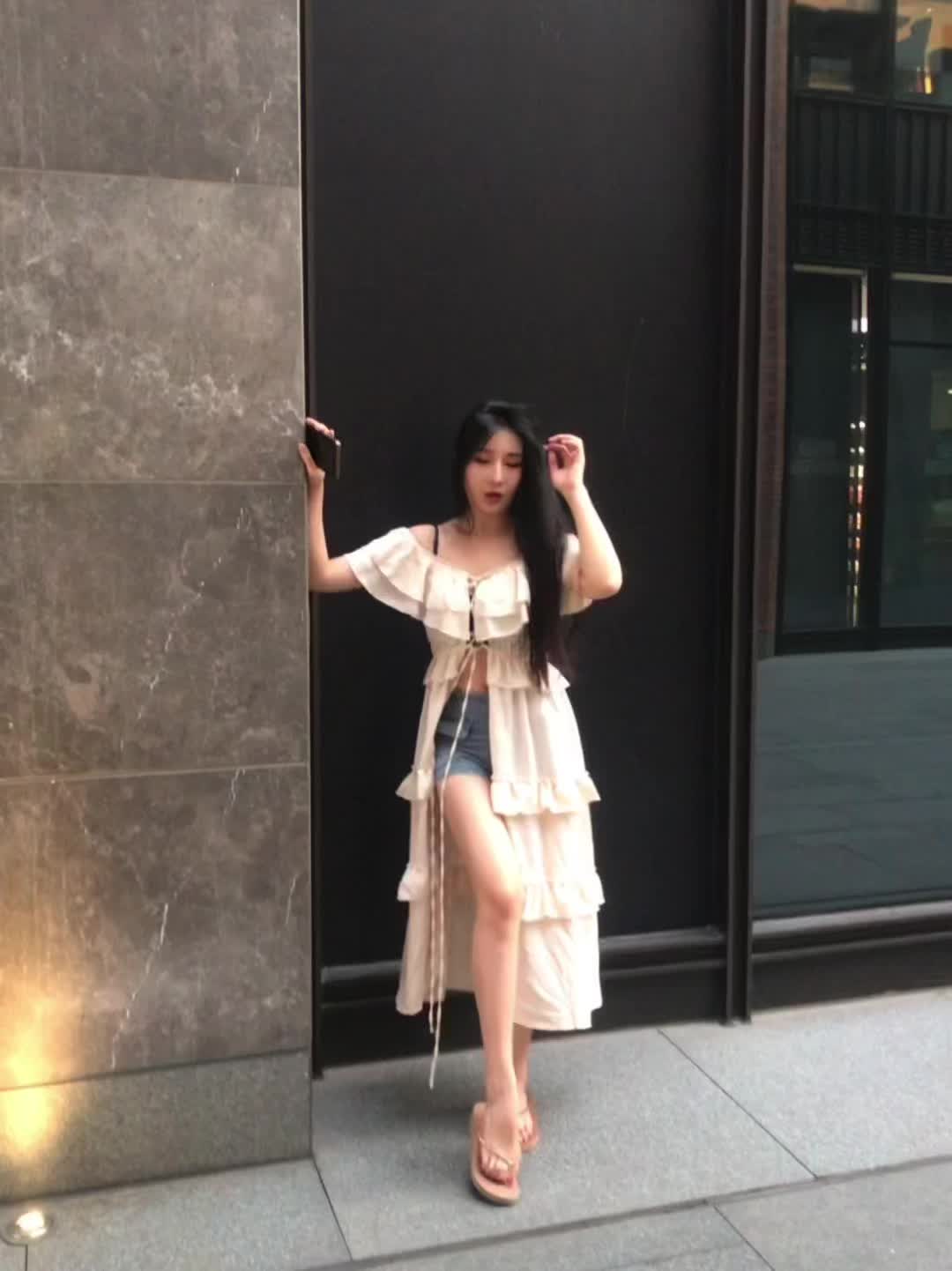 我翻了你朋友圈近照