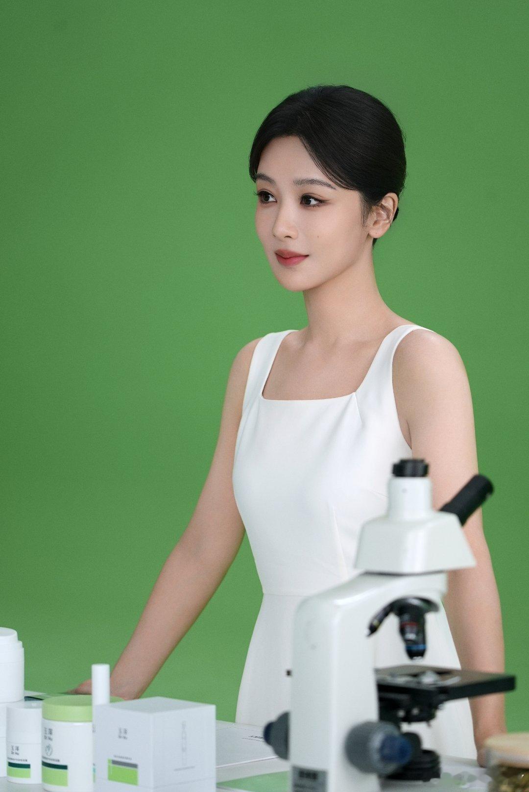 杨紫玉泽首位全球护肤代言人 恭迎全球代言人杨紫美美美
