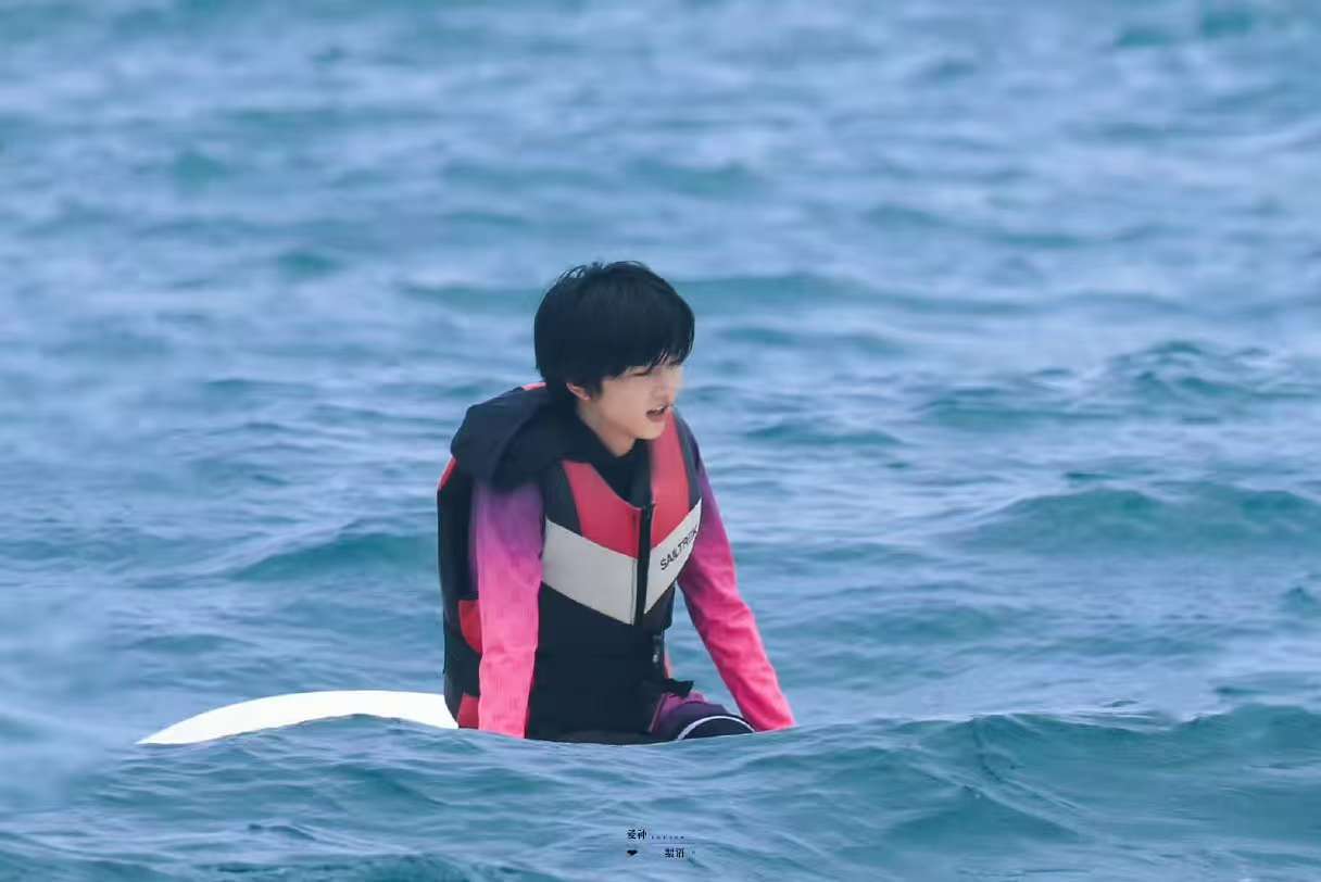 张函瑞冲浪张函瑞冲浪路透 哦莫哦莫！ 