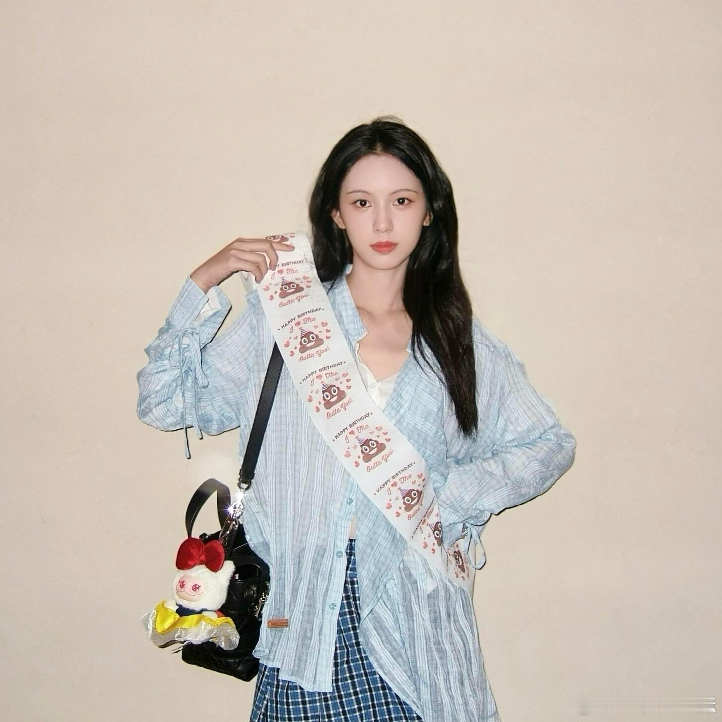 周也，就一直这样美下去[彩虹屁] ​​​