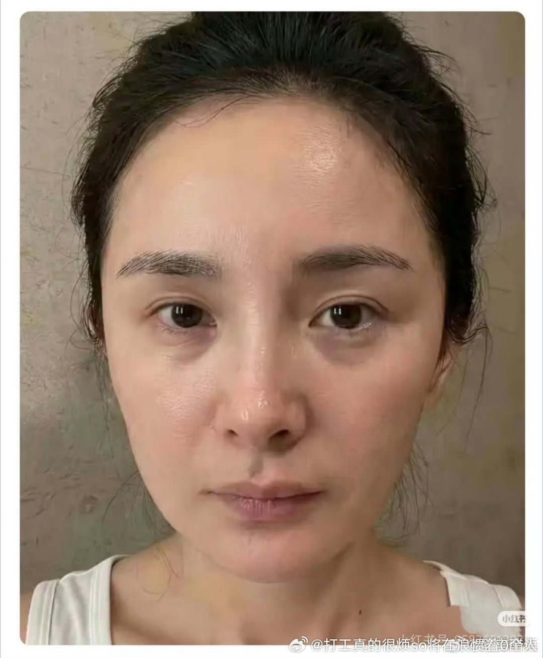 纯素颜的话40岁很可以了你怼着自己脸拍试试？ 