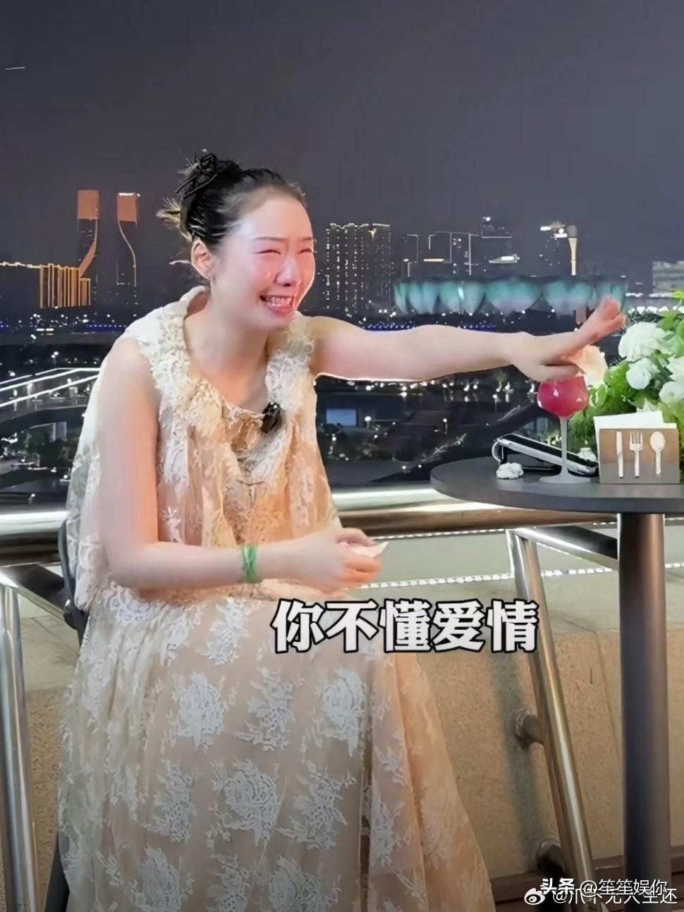 陈露当初主动索要巨额补偿，谈不上被逼，所谓真爱一说实在尴尬。纵使有过感情，撕破脸