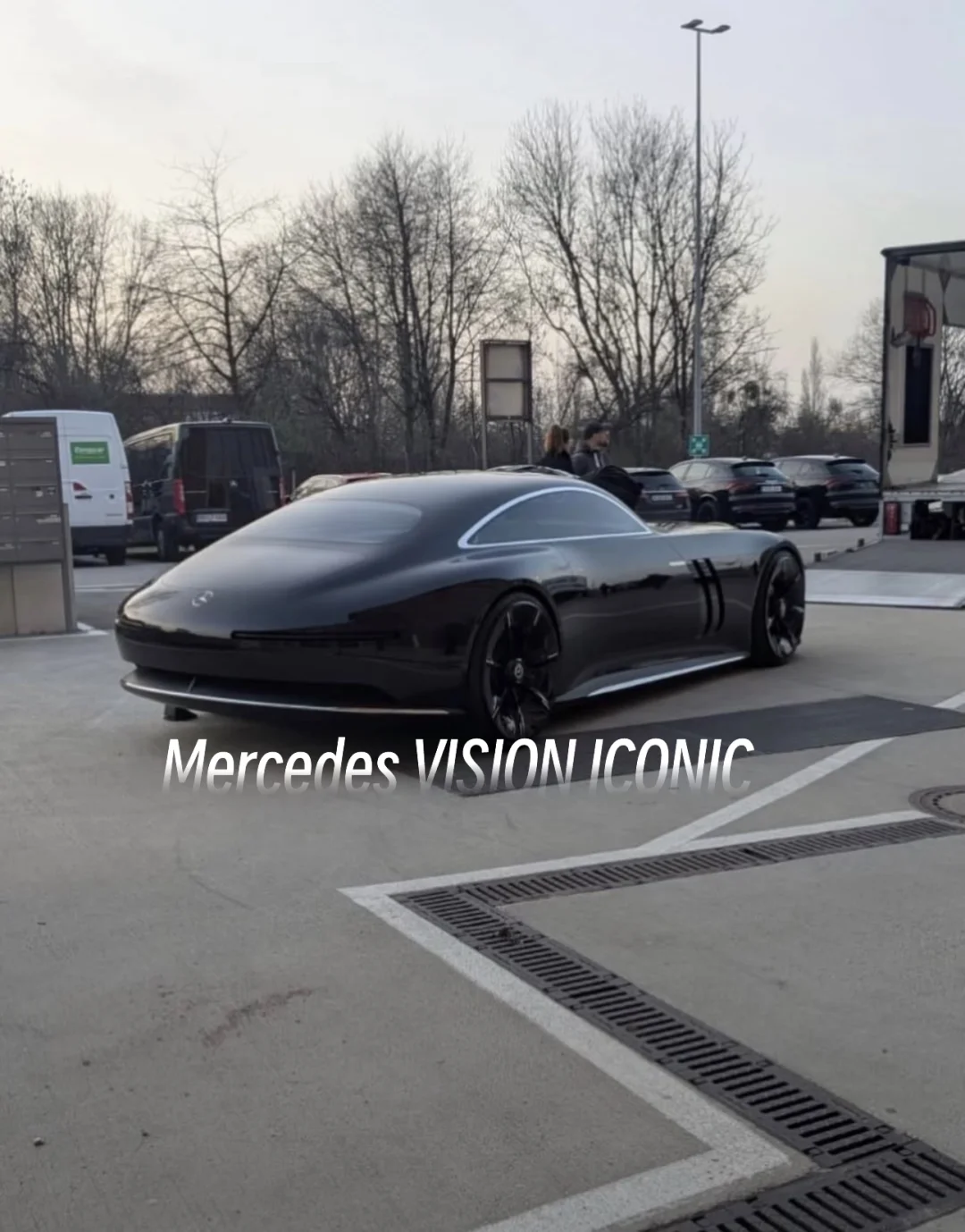 Mercedes奔驰VISION ICONIC谍照