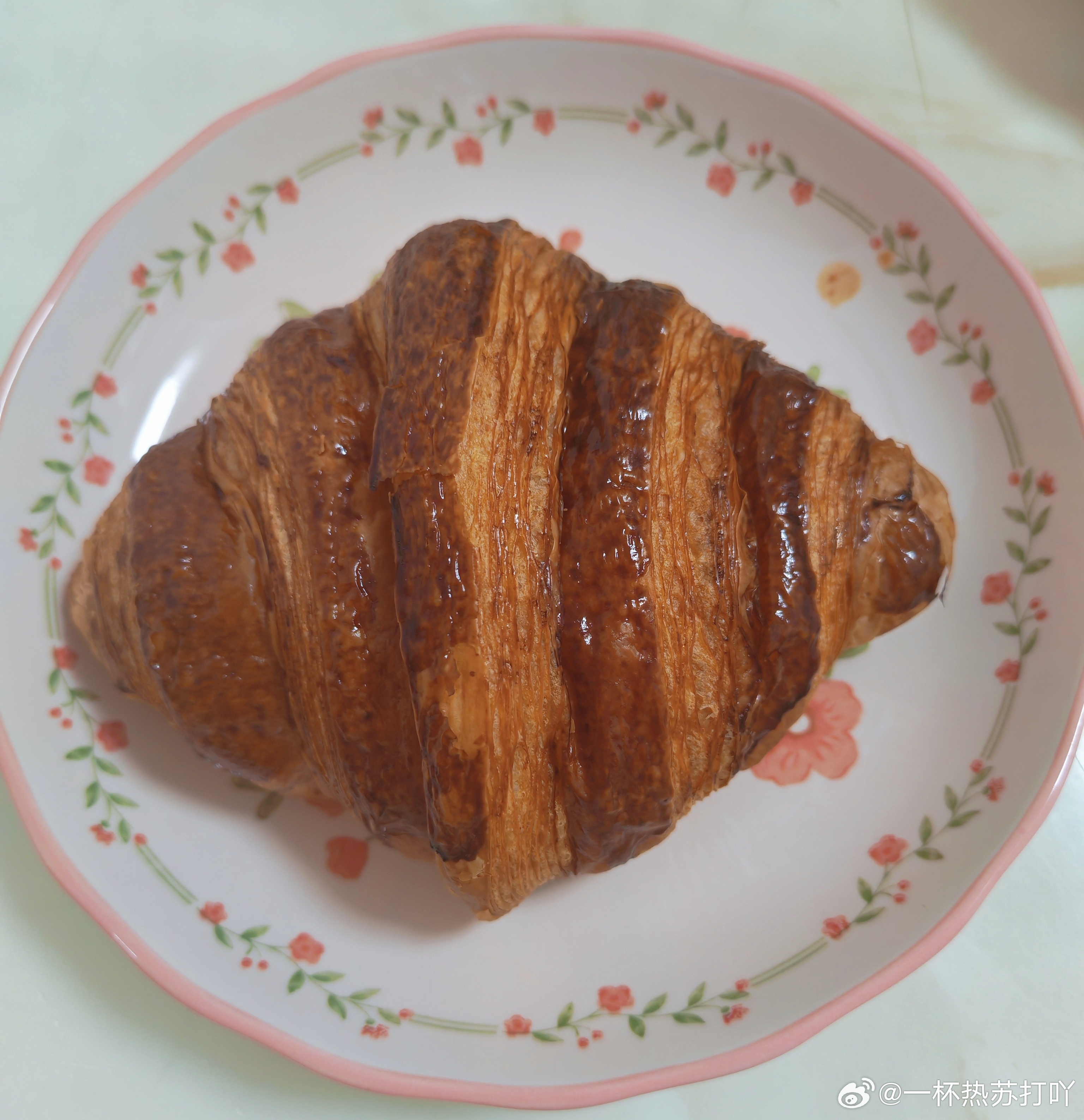 哥哥 吃小面包