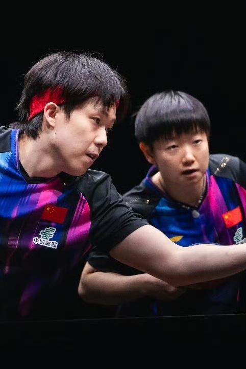 【莎头】祝贺两连胜！12月11日，WTT香港总决赛混双小组赛中，王楚钦/孙颖莎3