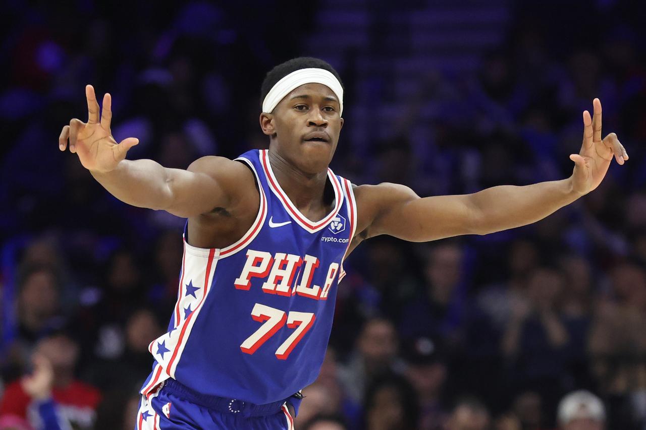 比肩乔丹和詹姆斯，76人探花秀埃奇库姆下限至少是艾弗森！

在今天76人与国王的