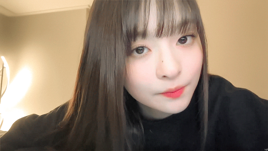 #李娜炅[超话]#🐣#蜜桃笑颜李娜炅# [动图]240330 wvs直播©CH