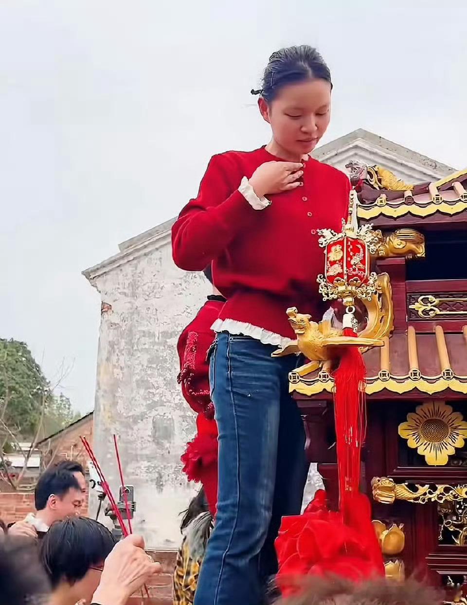 妈祖换人大v聊车 八次圣杯连掷不中这已经不是科学问题了这就是头顶三尺神明在看着科